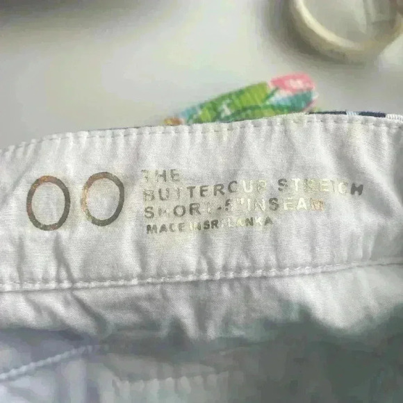 Lilly Pulitzer Seashell 5" Buttercup Stretch Shorts Size 00 with scalloped hem - Picture 4 of 4